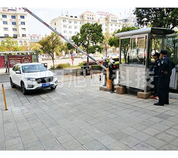 自動車牌識別系統(tǒng)的識別準(zhǔn)確率怎么樣？